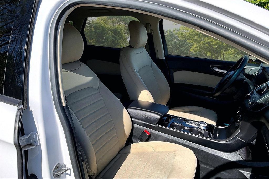 Certified 2019 Ford Edge SE FWD image 7