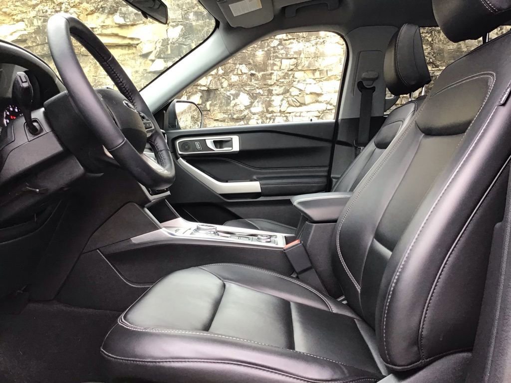 Certified 2022 Ford Explorer XLT w/ Equipment Group 202A image 20