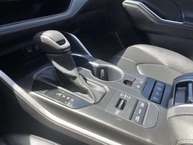 Used 2021 Toyota Highlander XLE AWD/4WD image 35