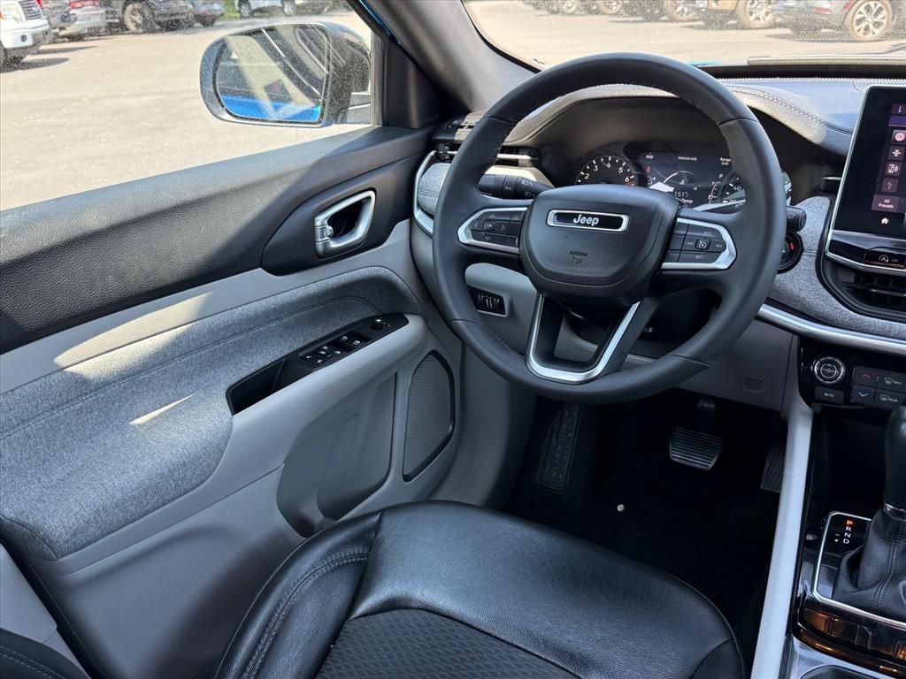 Used 2023 Jeep Compass Latitude AWD/4WD image 11