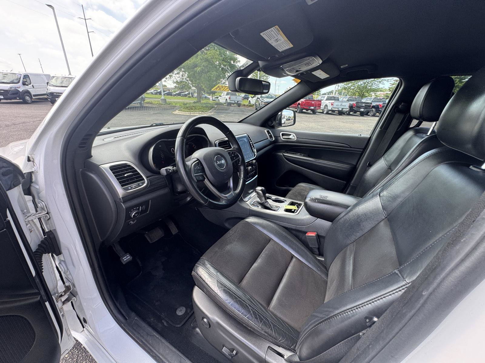 Used 2020 Jeep Grand Cherokee Altitude AWD/4WD image 12