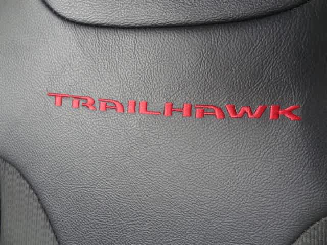 Used 2025 Jeep Compass Trailhawk AWD/4WD image 38