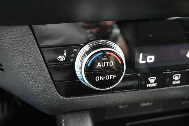 Used 2024 Mitsubishi Outlander SE AWD/4WD image 24