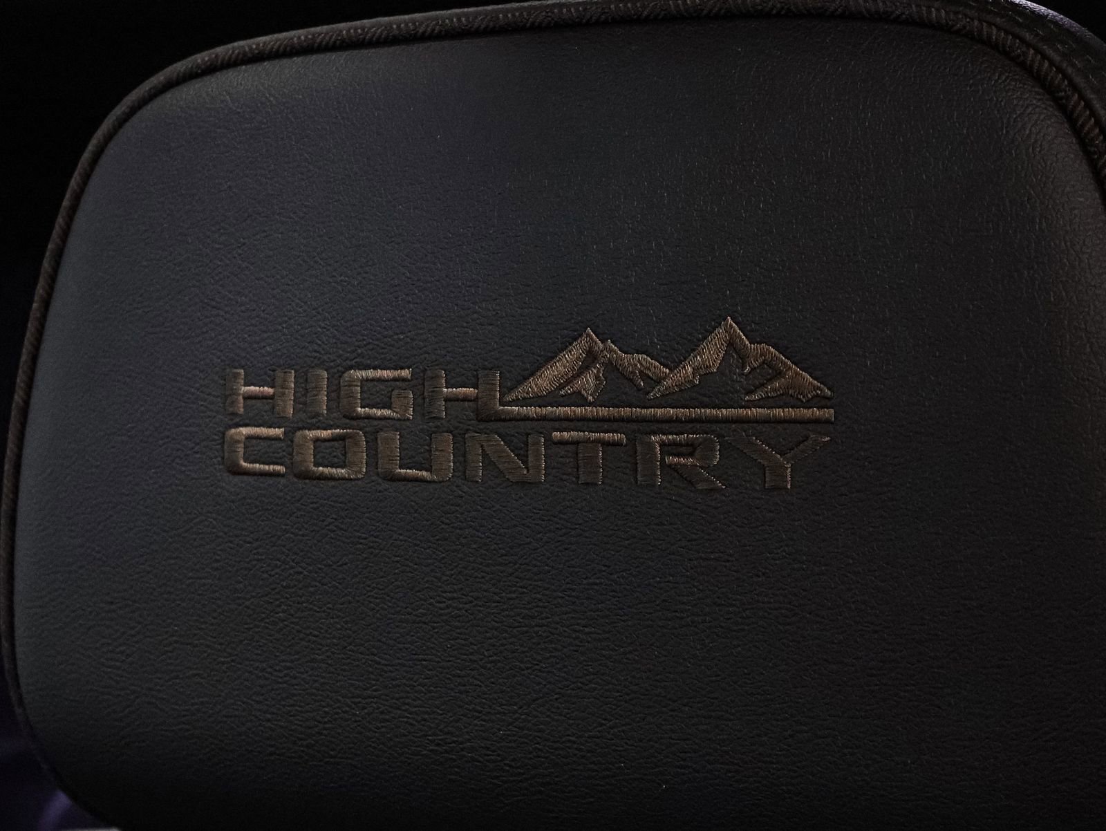 Used 2022 Chevrolet Suburban High Country AWD/4WD image 22