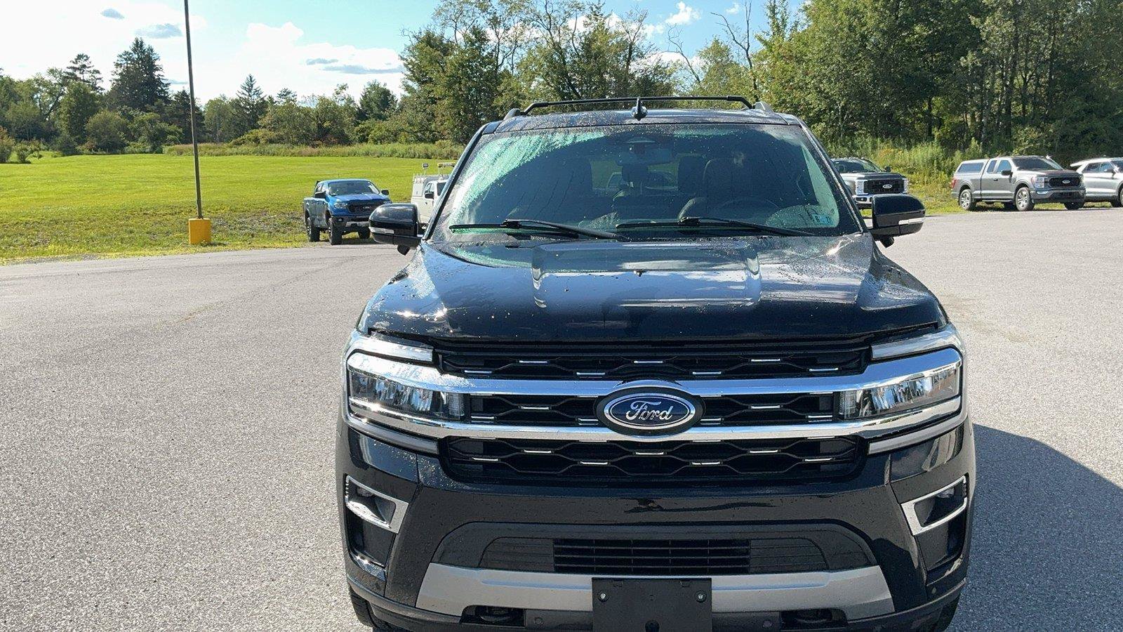 Certified 2023 Ford Expedition Limited AWD/4WD image 3
