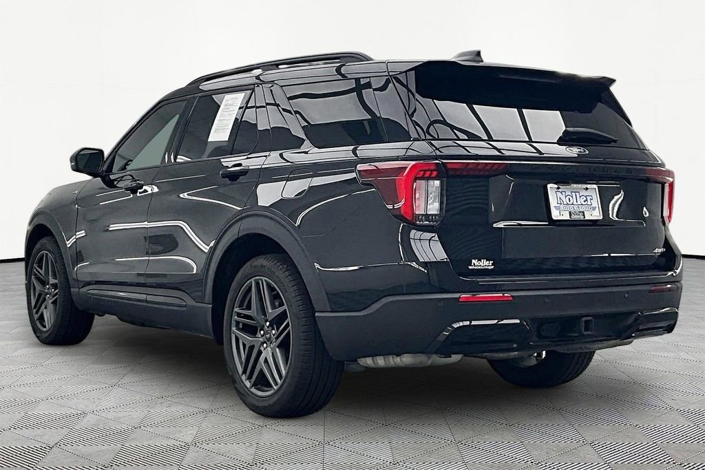 Certified 2025 Ford Explorer ST-Line w/ ST-Line Street Pack AWD/4WD image 13