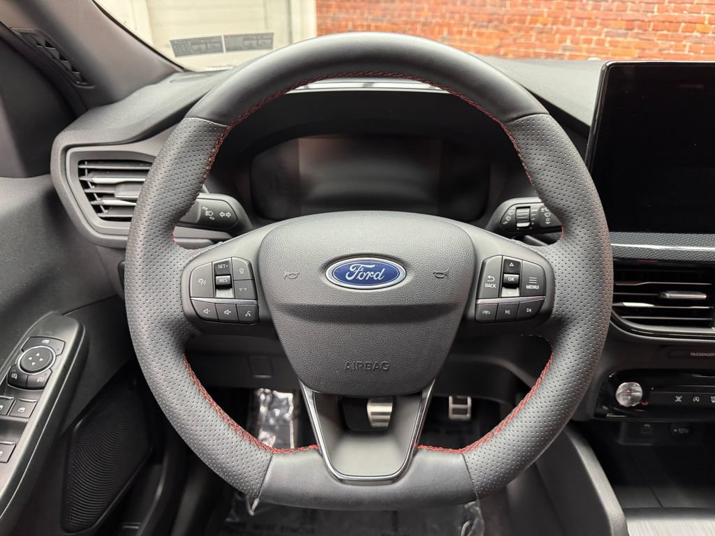 Certified 2023 Ford Escape ST-Line w/ Tech Pack #1 AWD/4WD image 14
