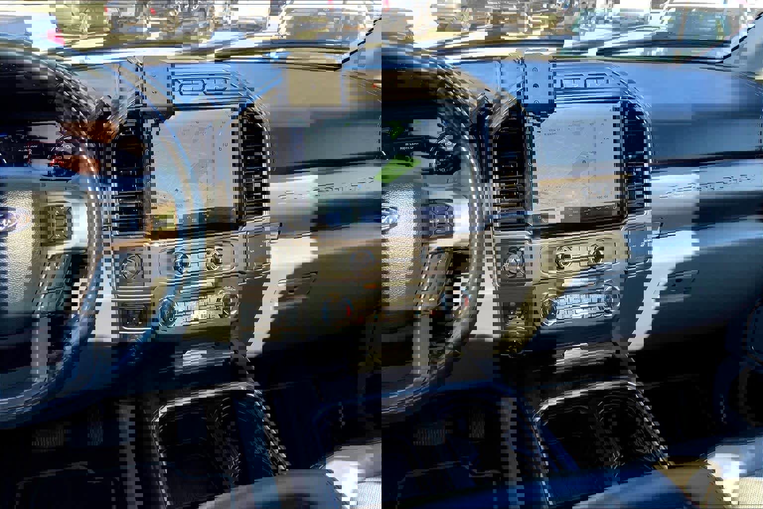 Certified 2022 Ford F250 Limited w/ FX4 Off-Road Package image 9