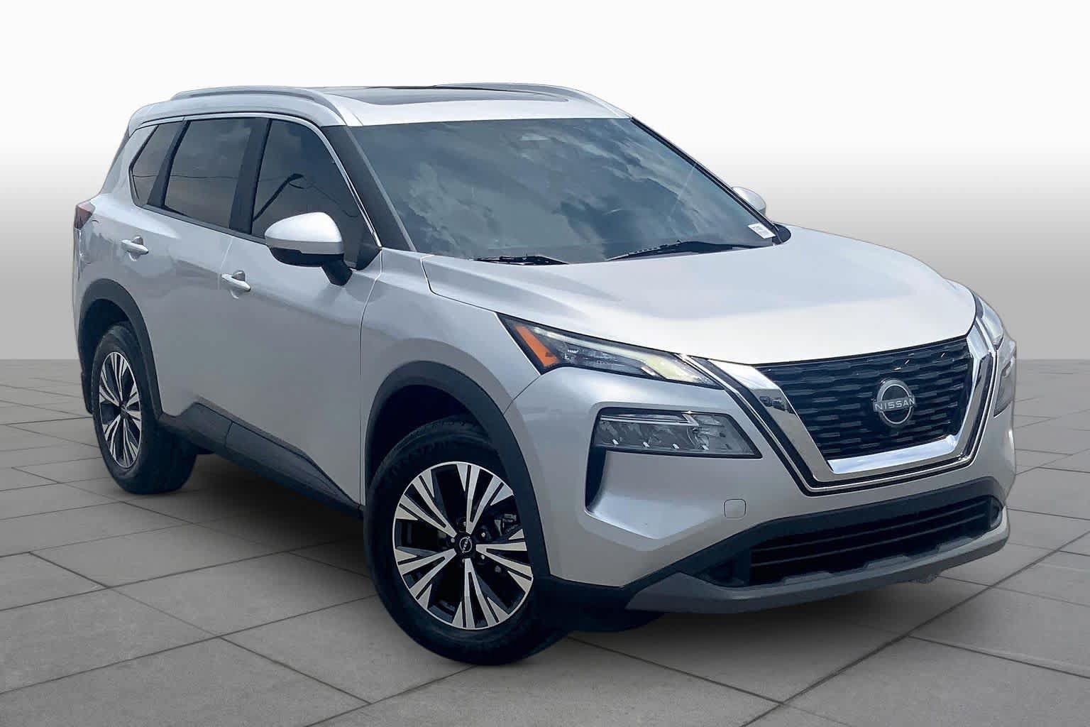 Used 2023 Nissan Rogue SV w/ SV Premium Package FWD image 3