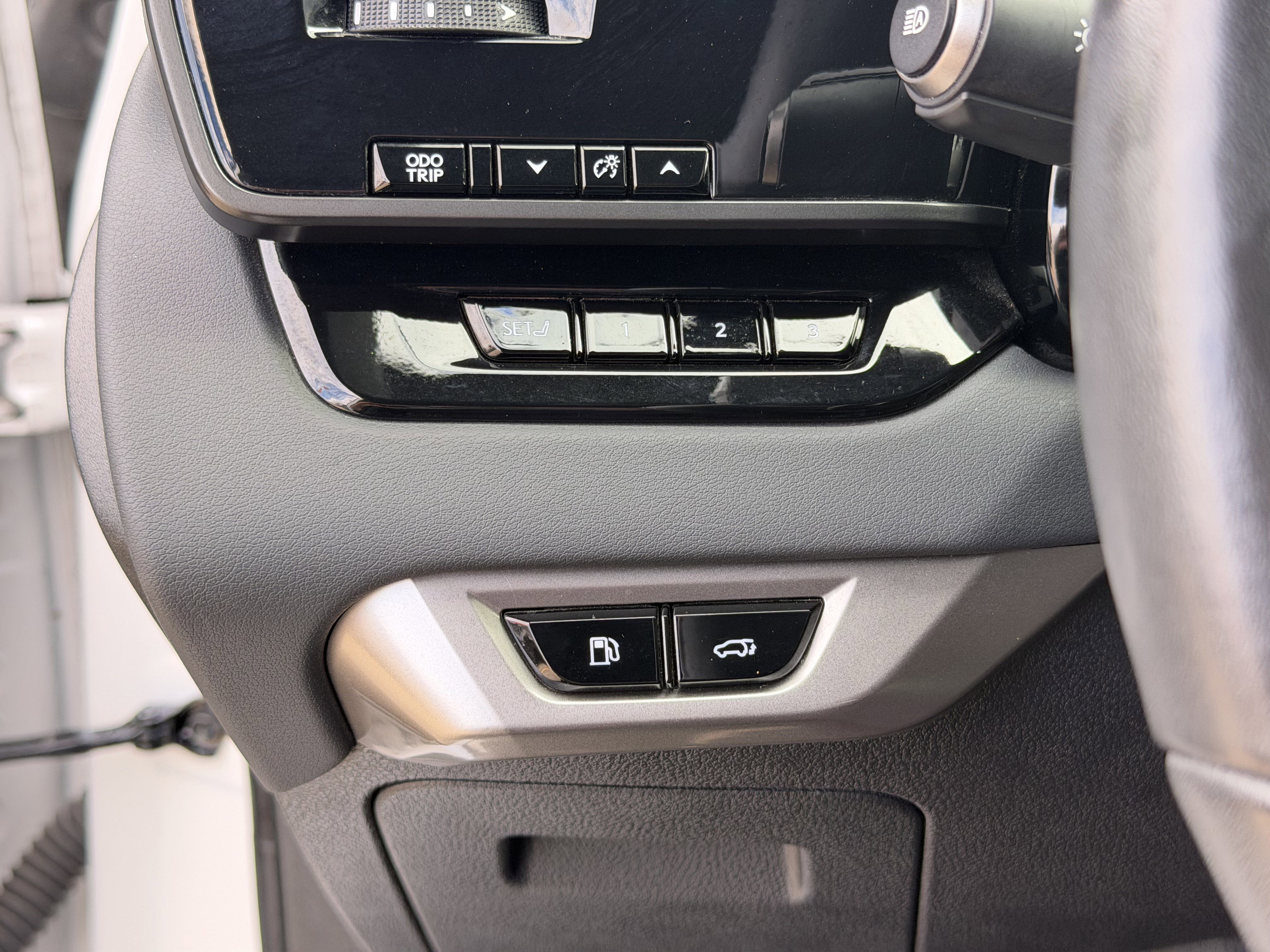 Used 2024 Lexus RX 350 Premium w/ Accessory Package (Z1) FWD image 22