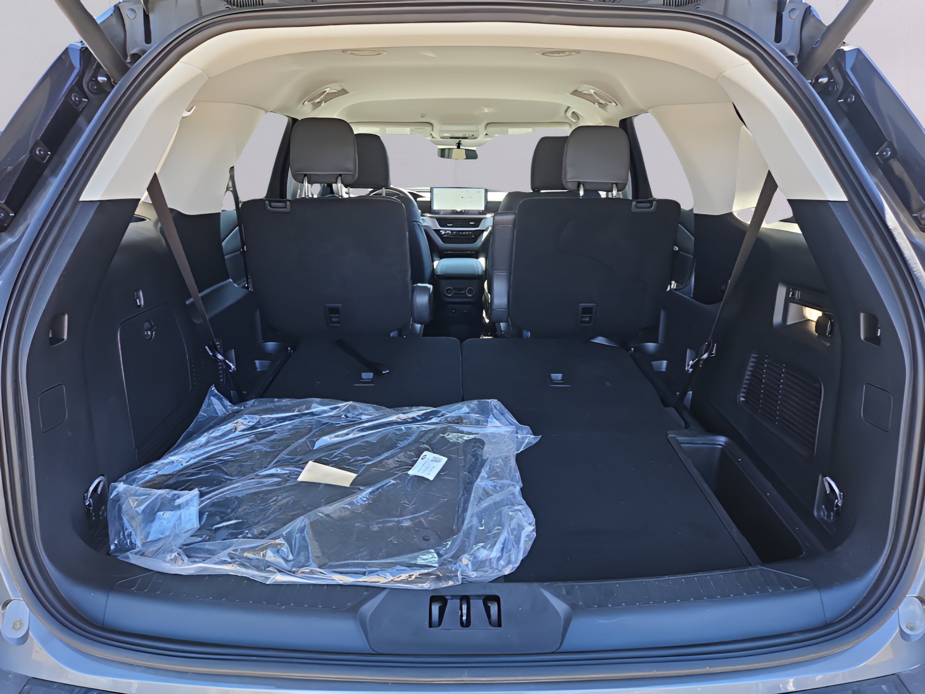 Certified 2025 Ford Explorer Active w/ Active Comfort Package AWD/4WD image 34