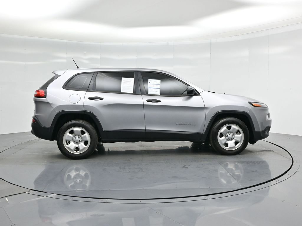 Used 2017 Jeep Cherokee Sport image 7