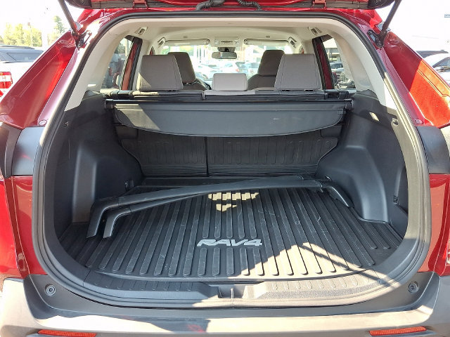Used 2025 Toyota RAV4 XLE AWD/4WD image 30
