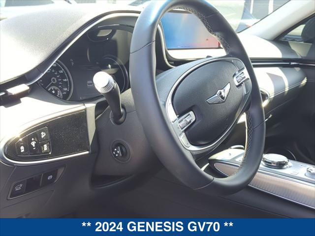 Used 2024 Genesis GV70 2.5T w/ Select Package AWD/4WD image 12