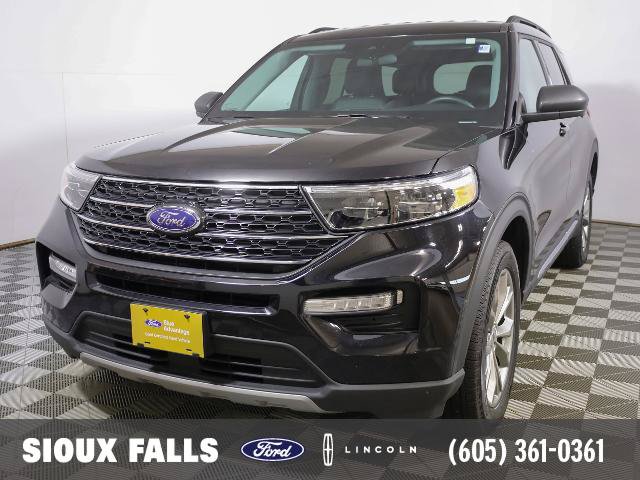 Certified 2024 Ford Explorer XLT w/ Equipment Group 202A AWD/4WD image 1