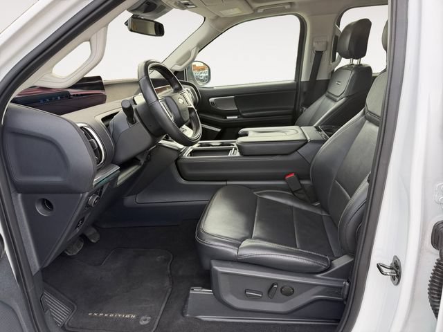Certified 2025 Ford Expedition Platinum AWD/4WD image 11