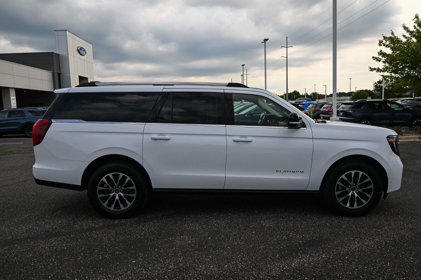Certified 2025 Ford Expedition Max Platinum AWD/4WD image 3