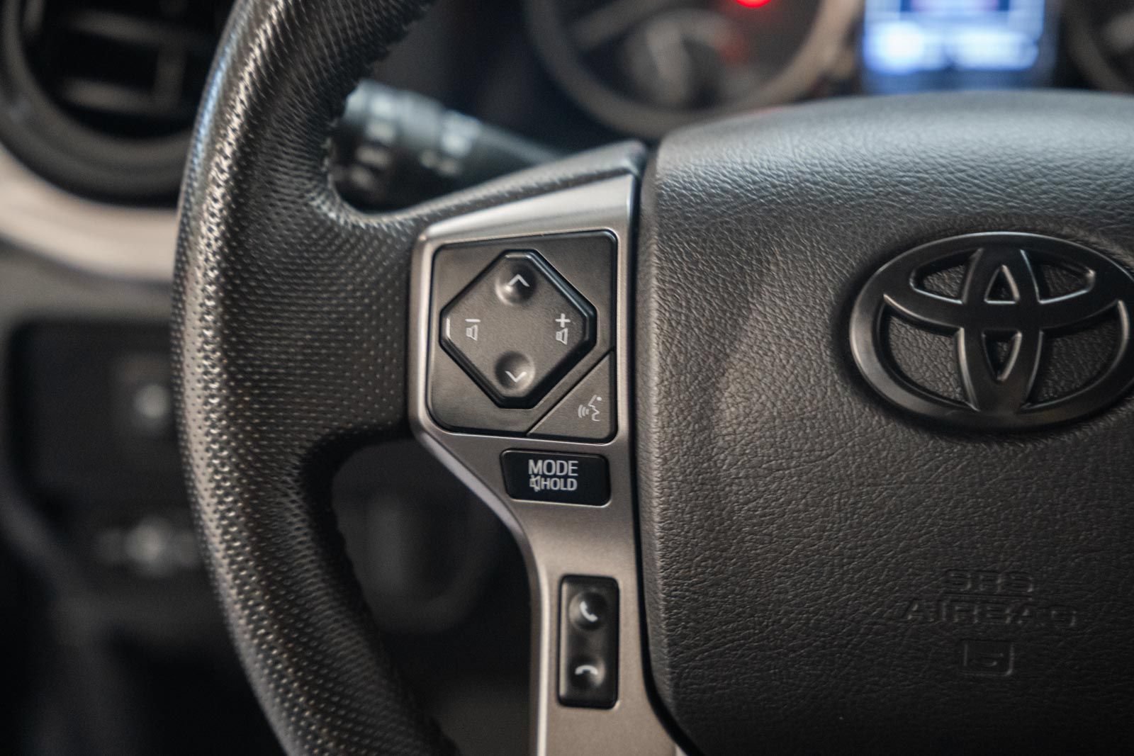 Used 2022 Toyota Tacoma SR5 AWD/4WD image 35