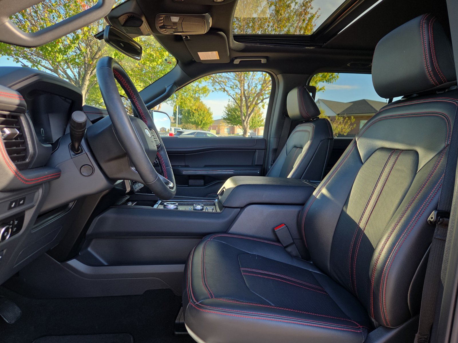 Certified 2024 Ford Expedition Limited AWD/4WD image 15