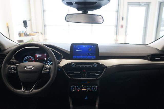 Certified 2022 Ford Escape SE w/ SE Sport Appearance Package image 30