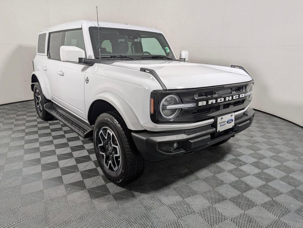 Certified 2025 Ford Bronco Outer Banks AWD/4WD image 1