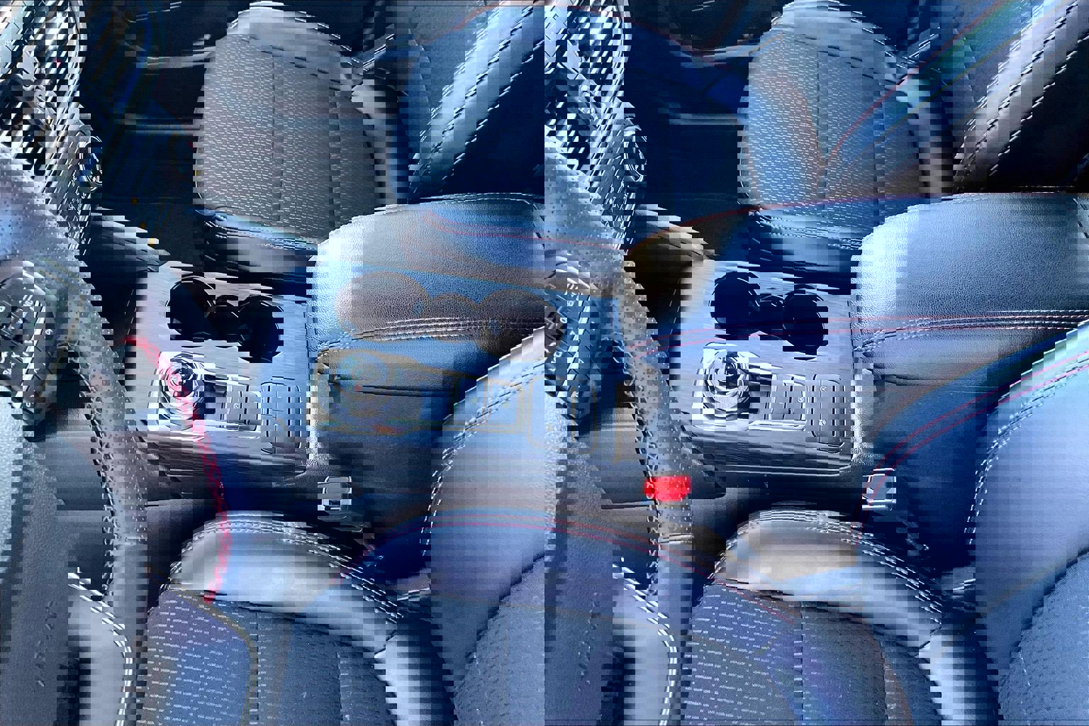 Certified 2025 Ford Escape ST-Line image 15