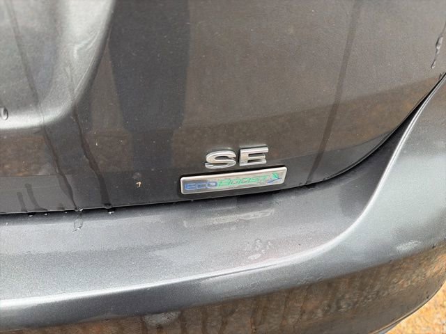 Certified 2018 Ford Focus SE w/ SE Appearance Package image 8