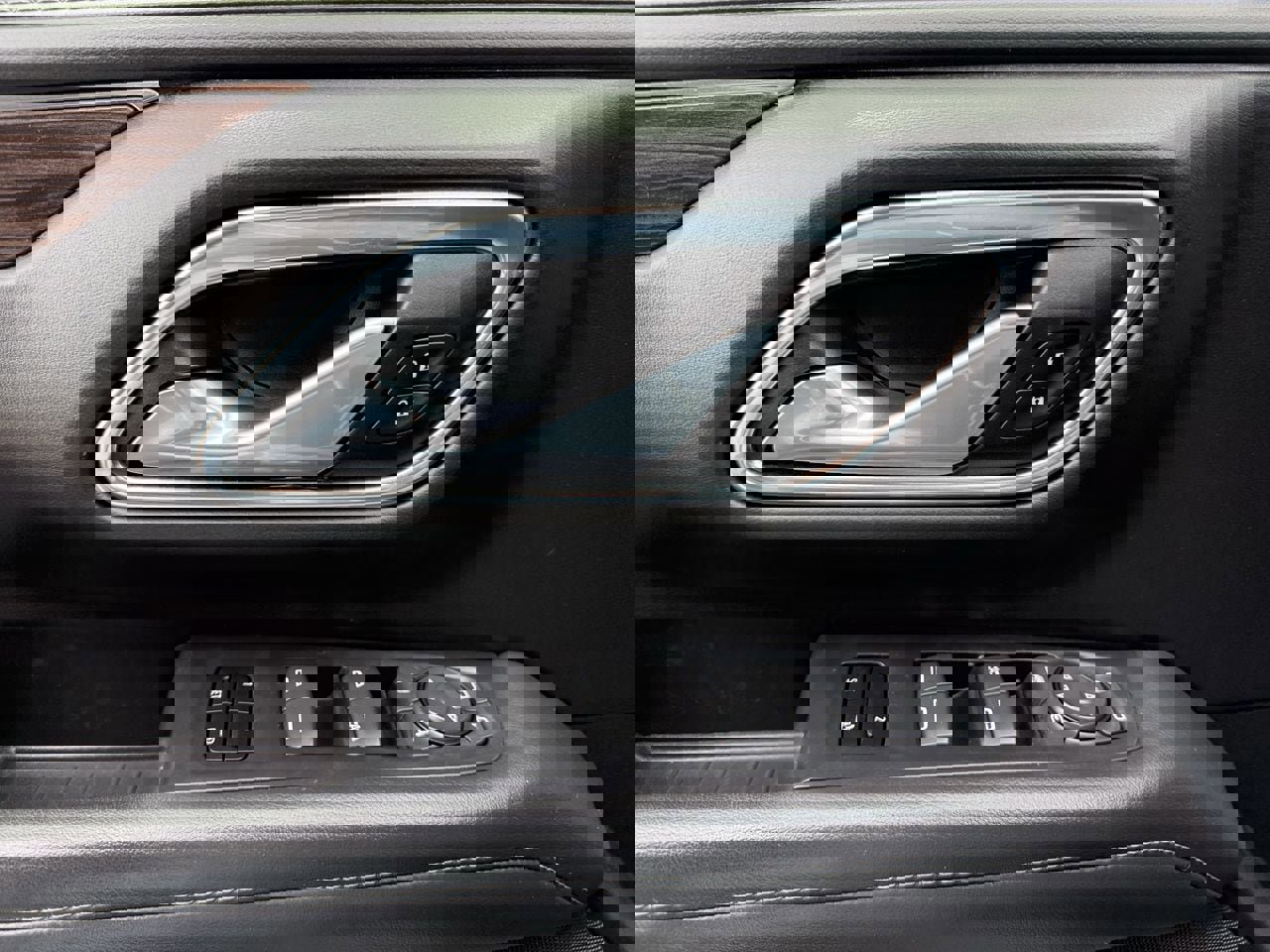 Used 2022 Chevrolet Tahoe LT w/ Luxury Package image 24