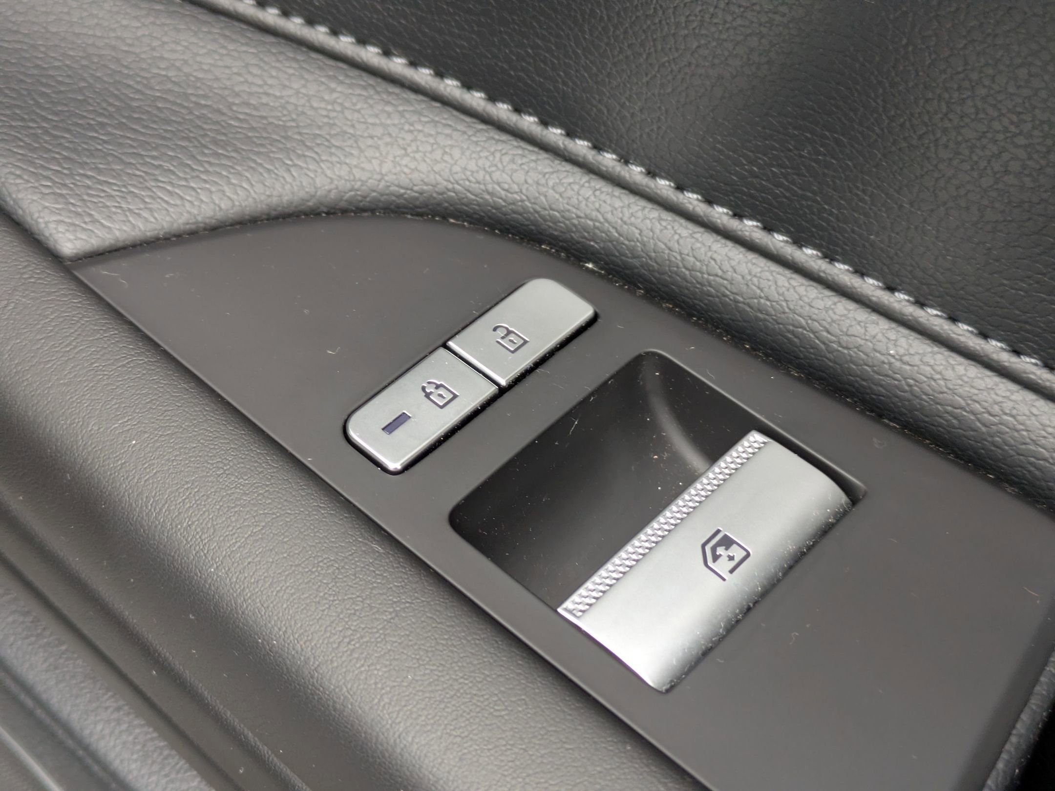 Used 2023 Genesis G80 2.5T RWD image 32