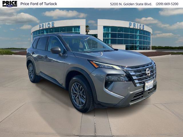 Used 2024 Nissan Rogue S FWD image 3
