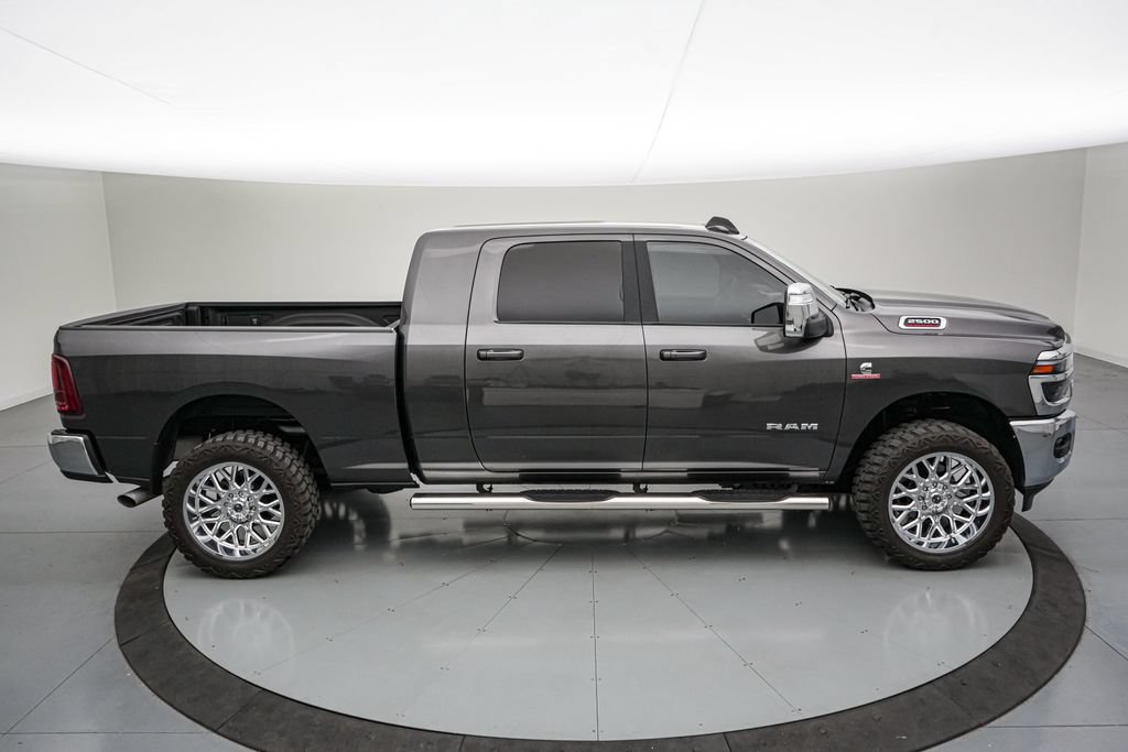 Used 2025 RAM 2500 Laramie AWD/4WD image 3