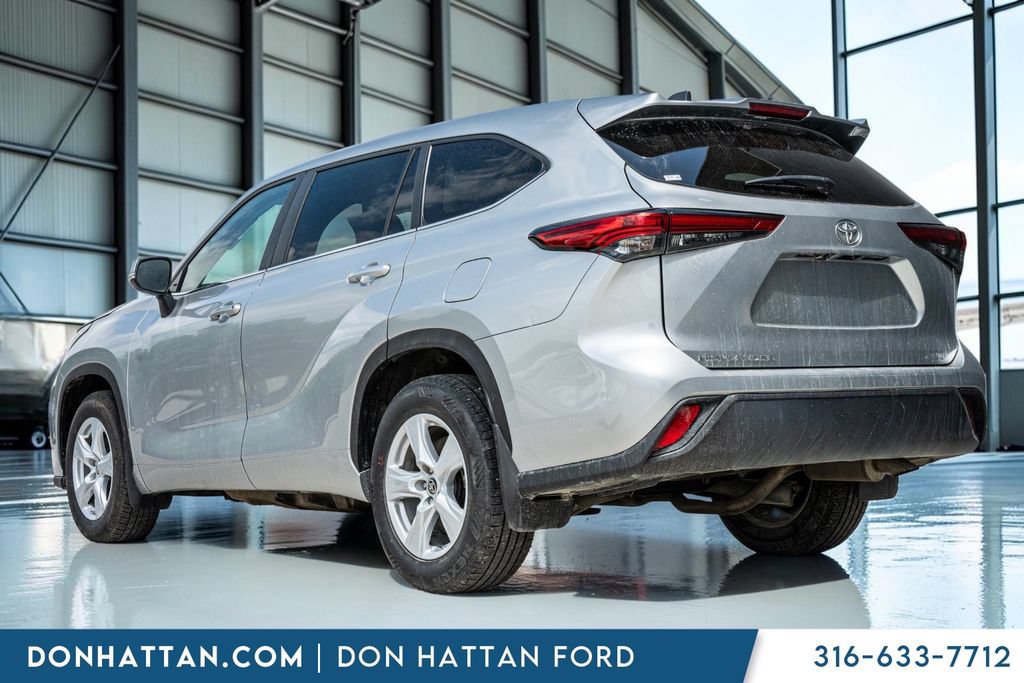 Used 2023 Toyota Highlander L FWD image 28