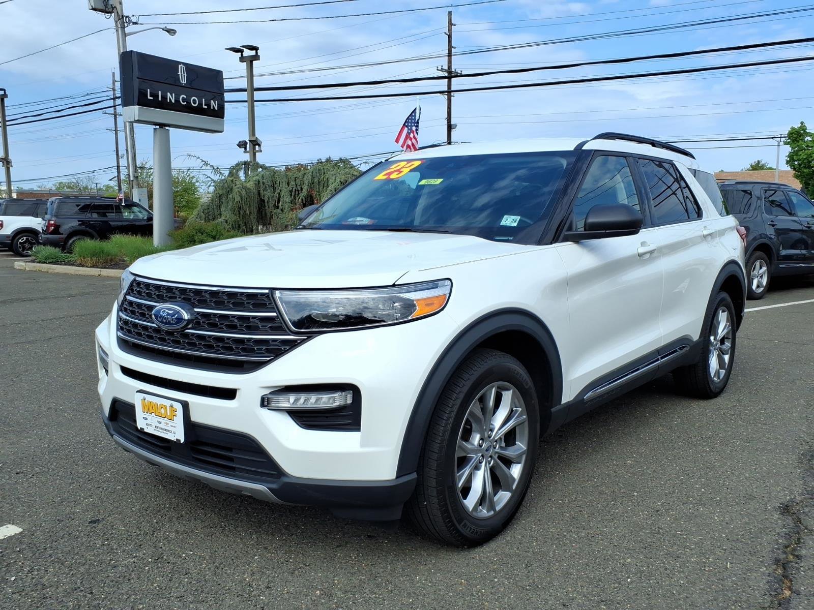 Certified 2023 Ford Explorer XLT w/ Equipment Group 202A AWD/4WD image 3