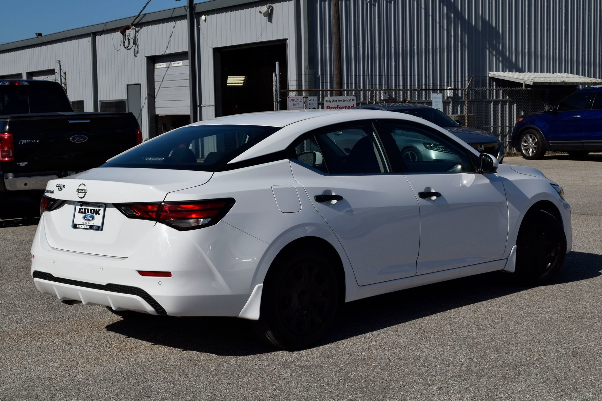 Used 2025 Nissan Sentra S image 6