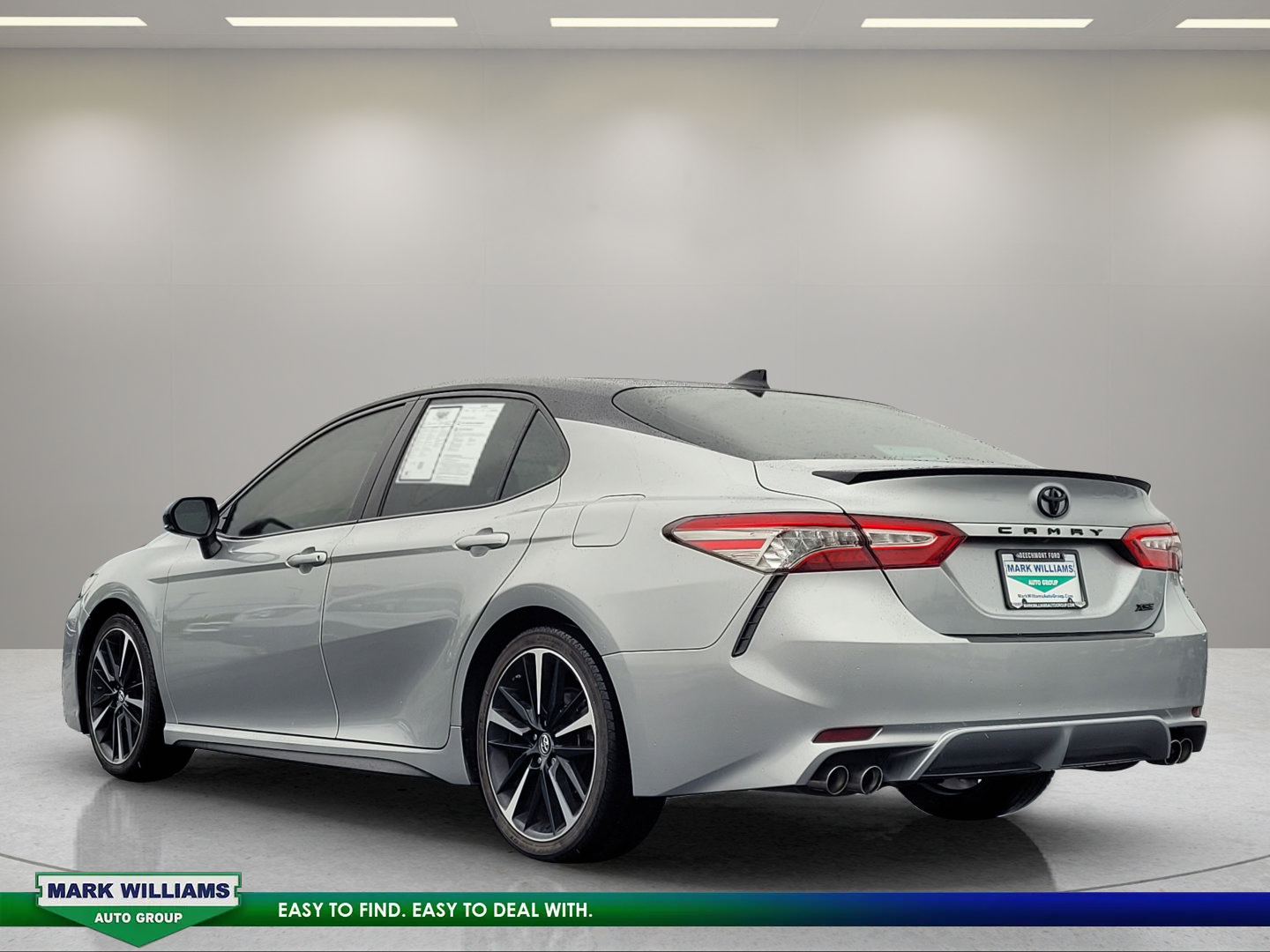 Used 2019 Toyota Camry XSE FWD image 6