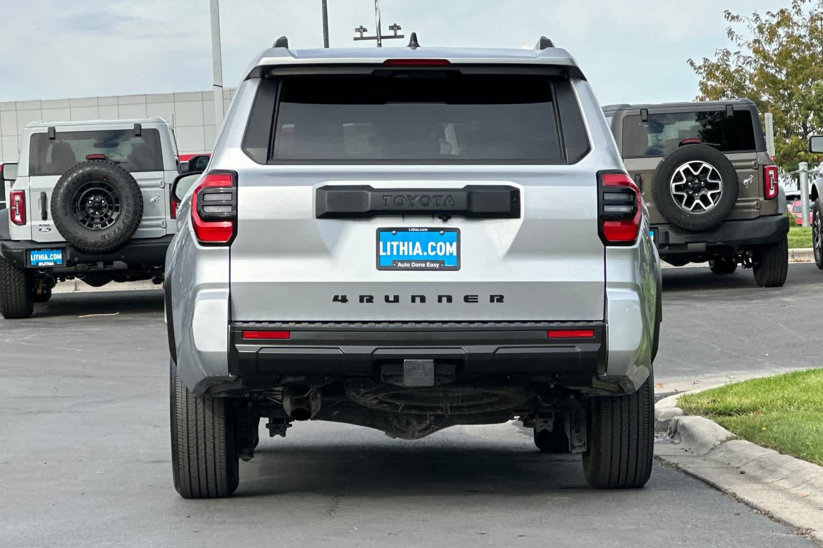 Used 2025 Toyota 4Runner SR5 AWD/4WD image 7