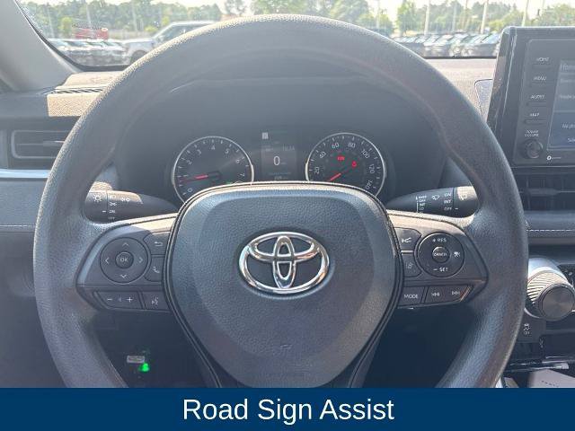 Used 2022 Toyota RAV4 LE FWD image 11