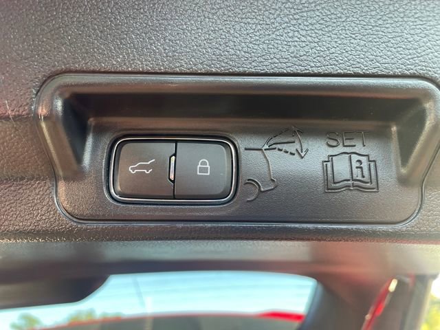 Certified 2022 Ford Explorer XLT w/ Equipment Group 202A image 11