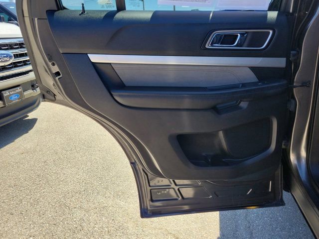 Certified 2017 Ford Explorer XLT w/ Equipment Group 202A FWD image 14