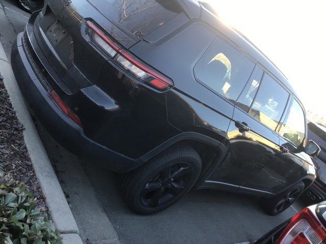 Used 2023 Jeep Grand Cherokee L Laredo image 3