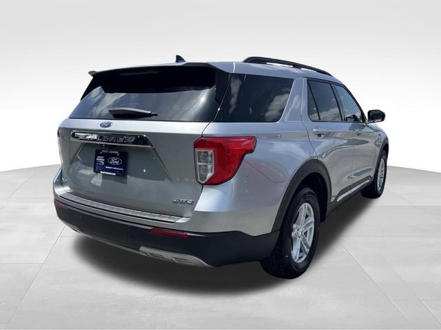 Certified 2023 Ford Explorer XLT w/ Equipment Group 202A AWD/4WD image 3