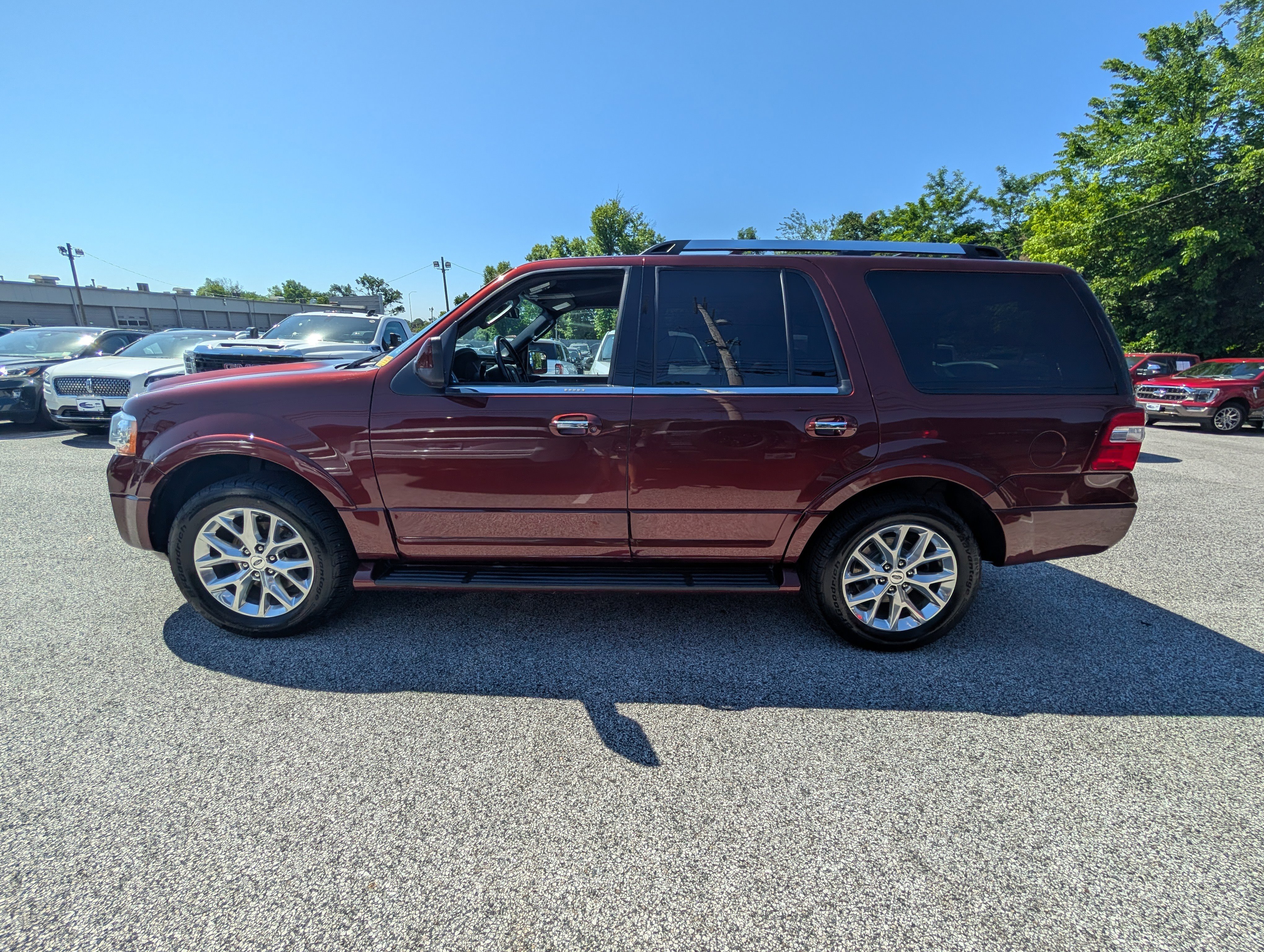 Certified 2017 Ford Expedition Limited AWD/4WD image 3