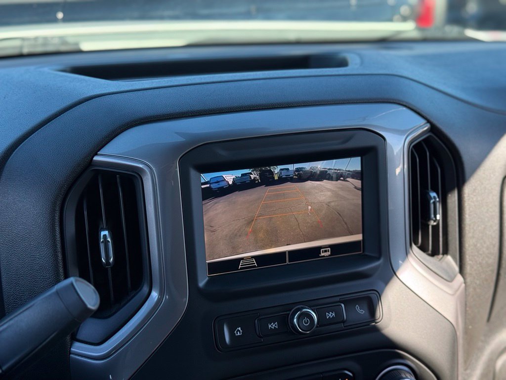 Used 2023 Chevrolet Silverado 1500 Custom AWD/4WD image 4
