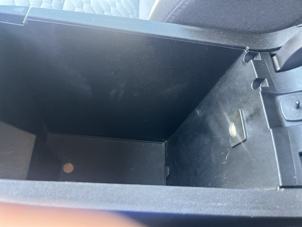 Used 2018 Chevrolet Equinox LS AWD/4WD image 24