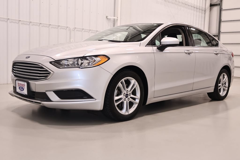 Certified 2018 Ford Fusion SE FWD image 6