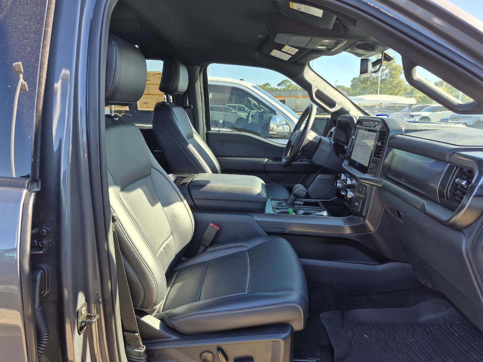 Certified 2025 Ford F150 Lariat w/ FX4 Off-Road Package image 28