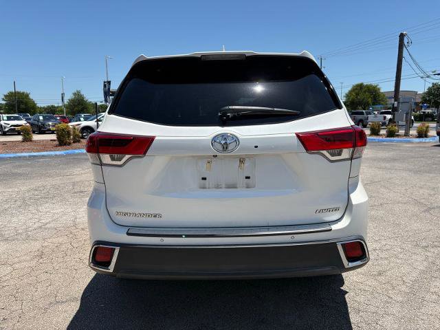 Used 2019 Toyota Highlander Limited FWD image 4