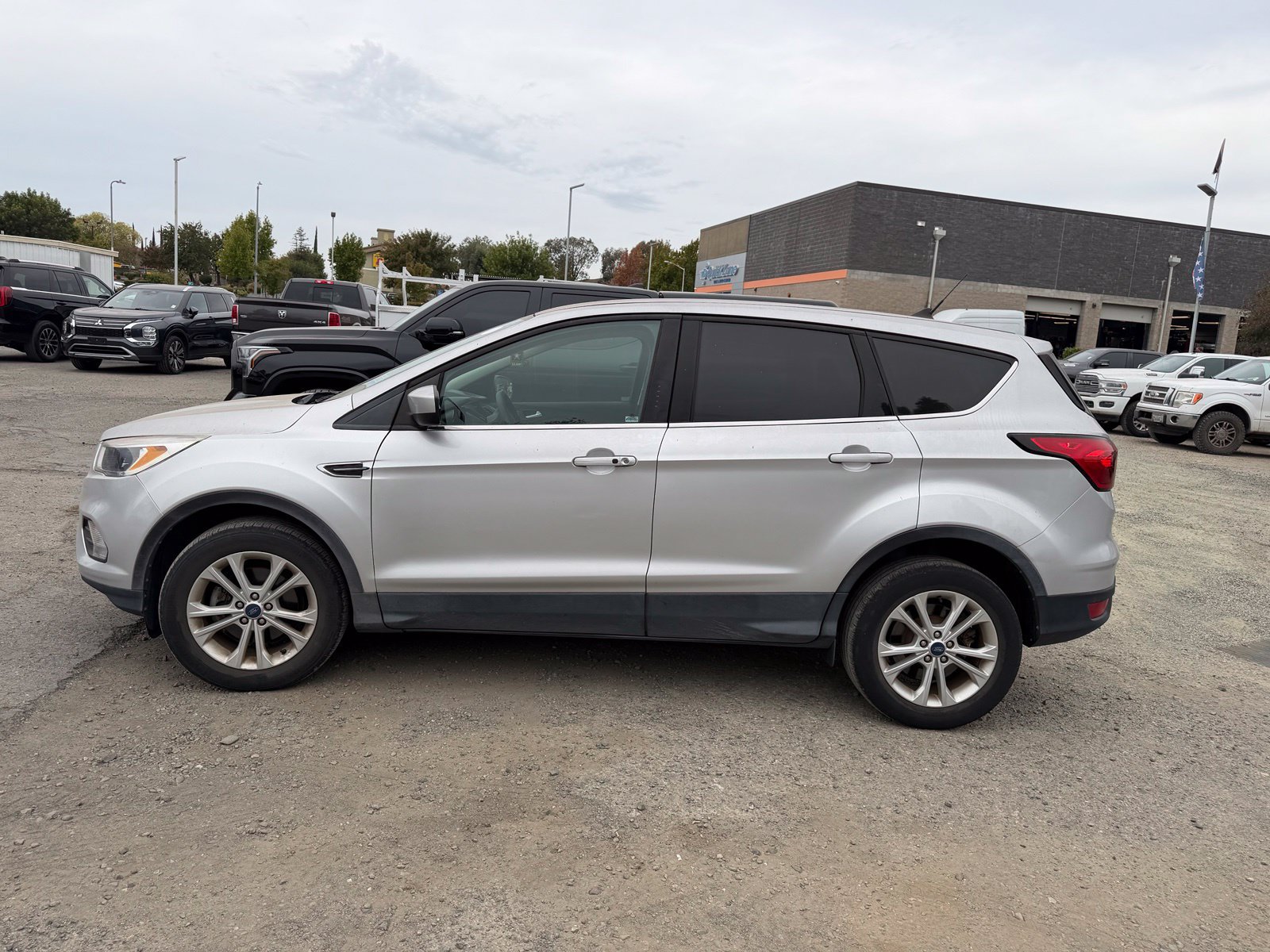 Certified 2019 Ford Escape SE FWD image 2