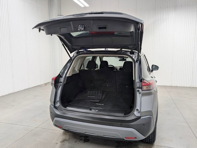 Used 2023 Nissan Rogue SV image 8