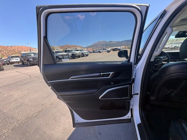 Used 2025 Kia Telluride S FWD image 14